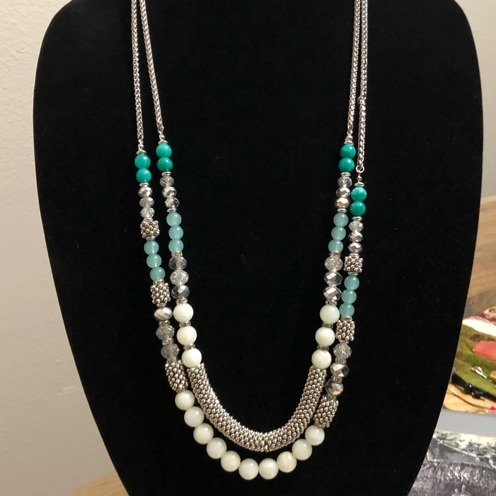 WHBM lovely green necklace 💚